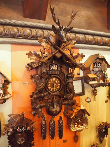 Volkskunst Clocks and Crafts