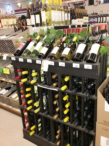 Wine Store «Lincoln Liquors», reviews and photos, 10 Summer St, Chelmsford, MA 01824, USA