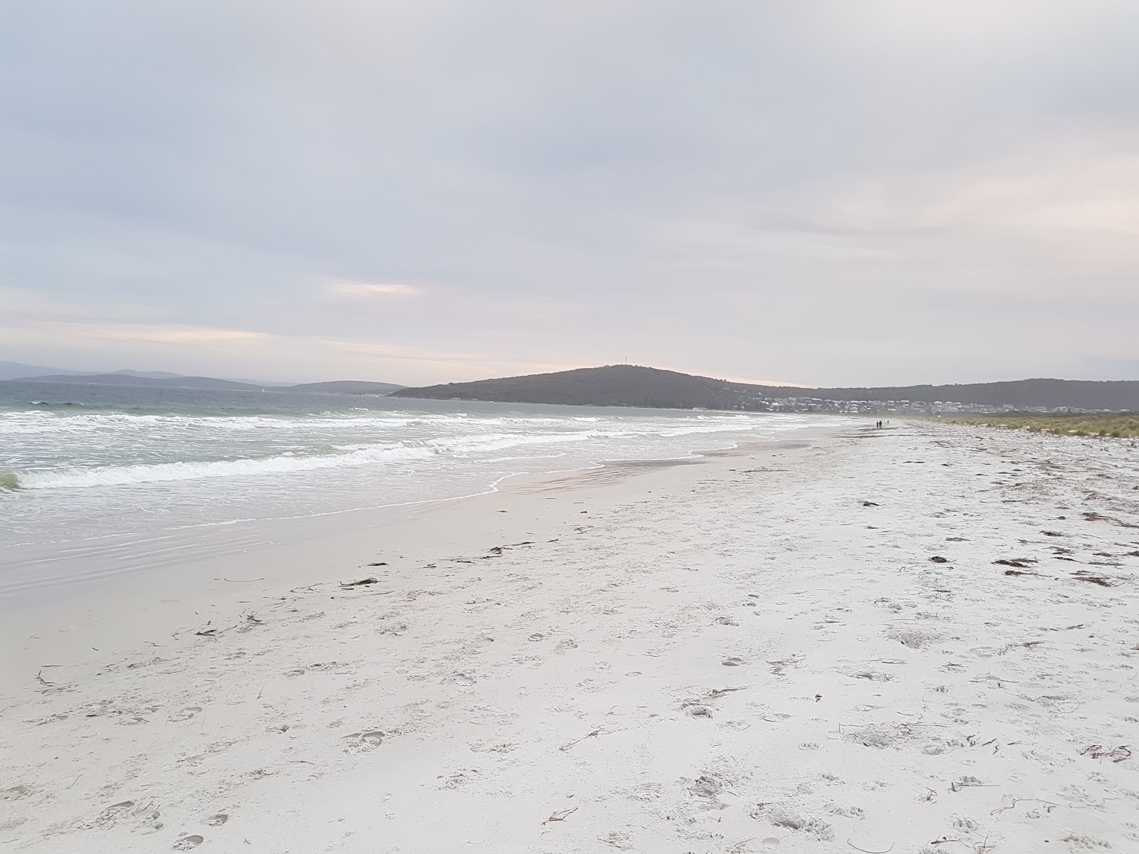 Foto di Middleton Beach II con una superficie del sabbia luminosa