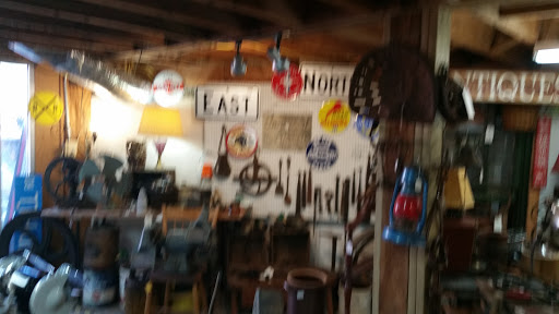 Antique Furniture Store «Old American Barn», reviews and photos, 107 Martinsburg Ave, Gordonsville, VA 22942, USA