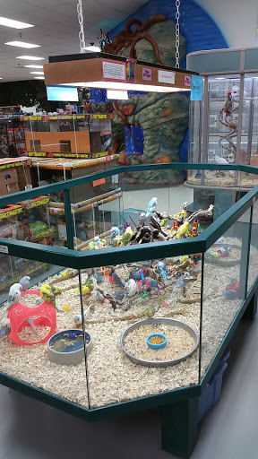 Pet Supply Store «Pet Expo Distributors», reviews and photos, 1800 Adams St, Mankato, MN 56001, USA