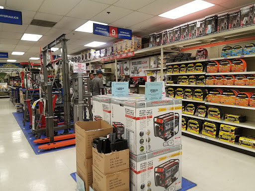 Hardware Store «Harbor Freight Tools», reviews and photos, 940 W Dundee Rd, Arlington Heights, IL 60004, USA