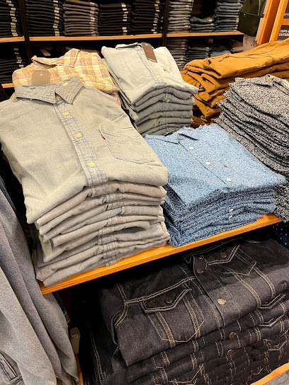 Levi's Outlet Store - 6800 N 95th Ave Suite 570, Glendale, Arizona, US -  Zaubee