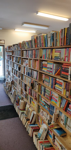 Used Book Store «R & B Used Books», reviews and photos, 12830 Saginaw Rd # F, Grand Blanc, MI 48439, USA