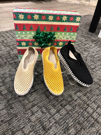 Shoe Store «Coastal Shoes», reviews and photos, 1317 NW U.S. 101, Lincoln City, OR 97367, USA