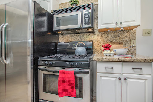 Vivian Ho, REALTOR, eXp Realty - Fast Real Estate image