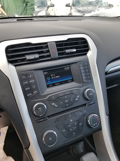 Used Car Dealer «Steve Link Ford Lincoln Inc.», reviews and photos, 916 West St, Grinnell, IA 50112, USA