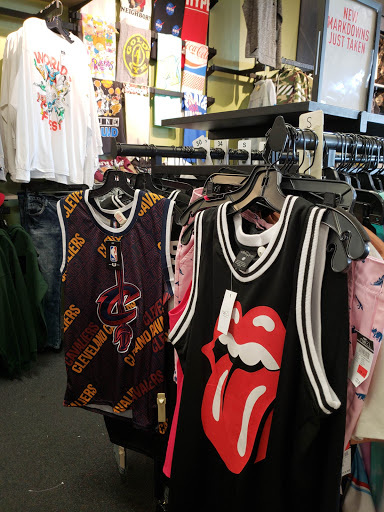 Clothing Store «rue21», reviews and photos, 3426 S Glenstone Ave, Springfield, MO 65804, USA
