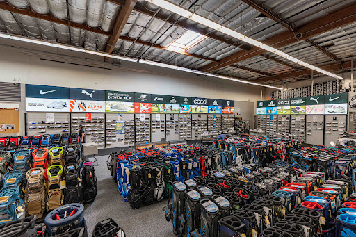 Sporting Goods Store «Roger Dunn Golf Shops», reviews and photos, 1421 Village Way, Santa Ana, CA 92705, USA