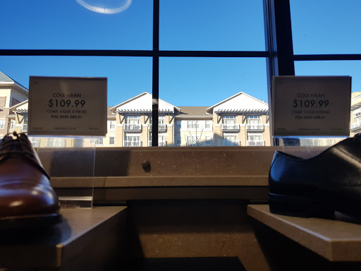 Shoe Store «DSW Designer Shoe Warehouse», reviews and photos, 1301 S Joyce St, Arlington, VA 22202, USA