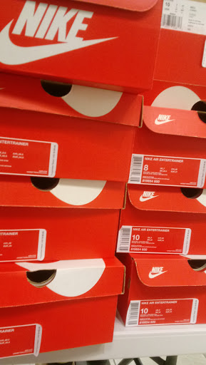 Shoe Store «VILLA, Join the Movement», reviews and photos, 9059 S Commercial Ave, Chicago, IL 60617, USA