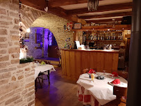 Atmosphère du Restaurant La Petite Cave de Belvoir - n°1