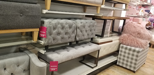 Department Store «T.J. Maxx & HomeGoods», reviews and photos, 111 Taunton St, Plainville, MA 02762, USA