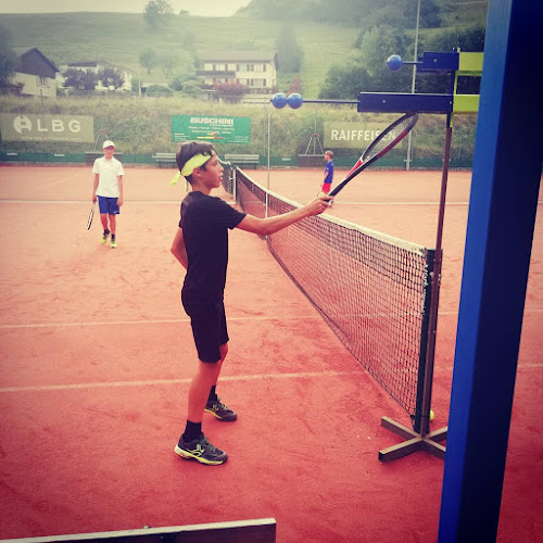 Rezensionen über Tennis Club Fleurier in Val-de-Travers NE - Sportstätte
