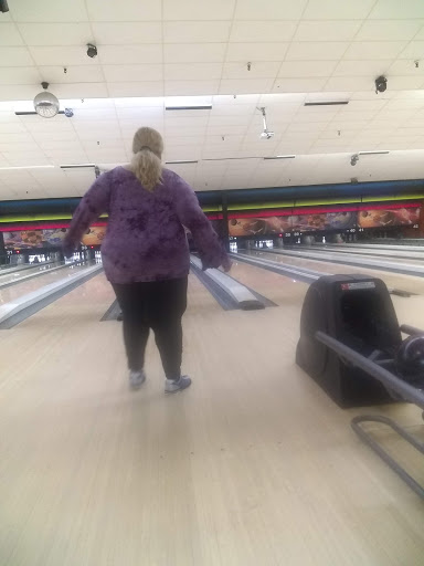 Bowling Alley «Freeway Lanes of Parma», reviews and photos, 12859 Brookpark Rd, Cleveland, OH 44130, USA