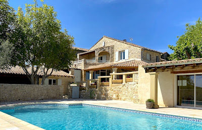 Le 104 à Saint-Privat-de-Champclos