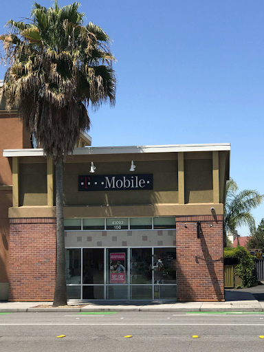 Cell Phone Store «T-Mobile», reviews and photos, 41093 Fremont Blvd #104, Fremont, CA 94538, USA