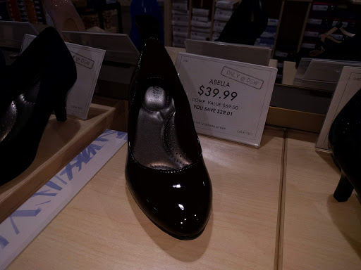 Shoe Store «DSW Designer Shoe Warehouse», reviews and photos, 202 Orland Park Pl, Orland Park, IL 60462, USA
