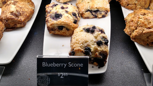 Book Store «Barnes & Noble Booksellers Happy Valley», reviews and photos, 2501 W Happy Valley Rd, Phoenix, AZ 85085, USA