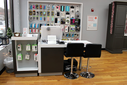 Cell Phone Store «Verizon Wireless and FiOS Retailer- Im Wireless - Andover», reviews and photos, 77 Main St, Andover, MA 01810, USA