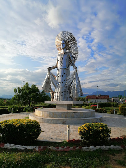 Monumento a La Mujer Tehuana