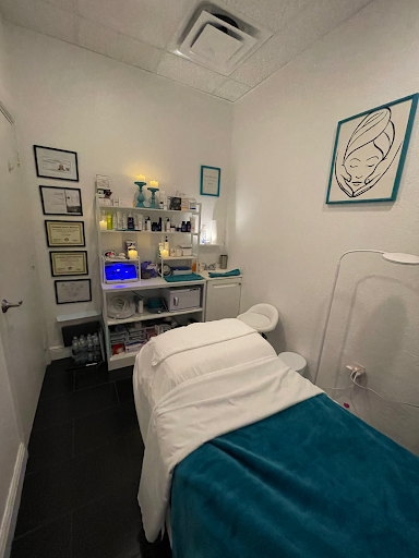 Photo of Erin Thomas Wellness