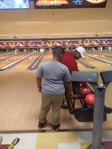 Bowling Alley «AMF Auburn Lanes», reviews and photos, 101 Southbridge St, Auburn, MA 01501, USA