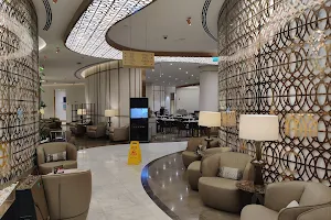 Oman Air Lounge image