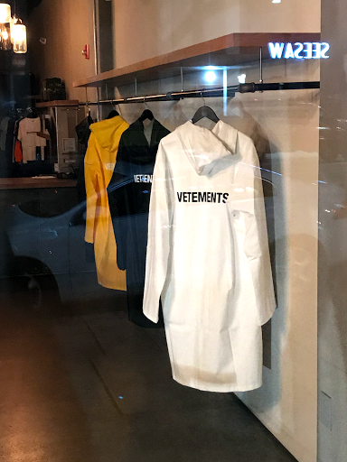 Shopping Mall «Oaktree Mall Shopping Center», reviews and photos, 2024 Center Ave n, Fort Lee, NJ 07024, USA