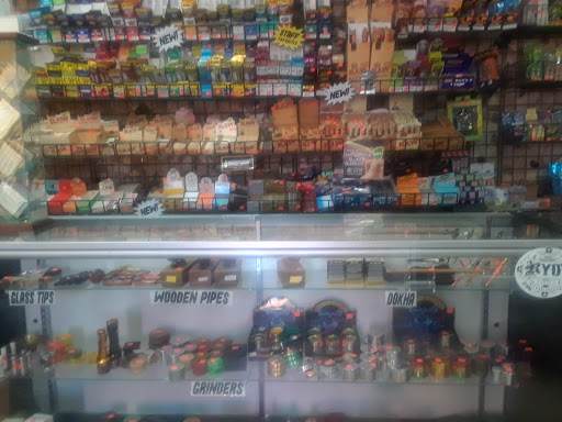 Tobacco Shop «Dirt City Smoke Shop», reviews and photos, 3626 50th St, Lubbock, TX 79413, USA