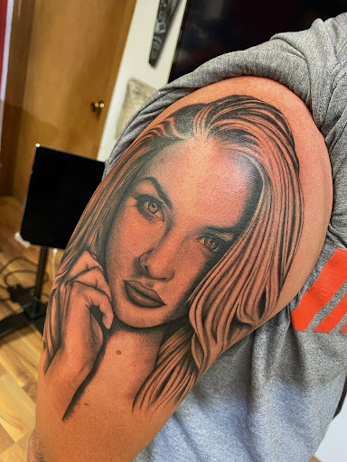 Explore mens finger tattoo ideas, creative tattoo ideas in Melbourne, available at Reef Side Tattoo Melbourne Tattoo Shop