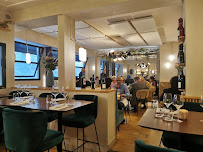Atmosphère du Restaurant gastronomique MIURA à Paris - n°11