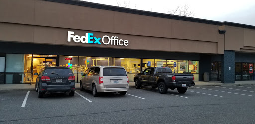 Print Shop «FedEx Office Print & Ship Center», reviews and photos, 101 37th Ave SE B, Puyallup, WA 98374, USA