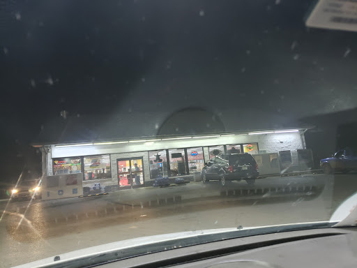 Snack Bar «De Kalb Market», reviews and photos, 3250 Nashville Hwy, Smithville, TN 37166, USA