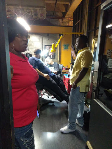 Tattoo Shop «9 Mag Tattoo», reviews and photos, 2150 S Canalport Ave, Chicago, IL 60608, USA