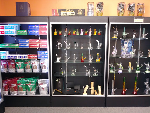 Tobacco Shop «Broken Glass Smoke Shop», reviews and photos, 343 SE Port St Lucie Blvd, Port St Lucie, FL 34984, USA