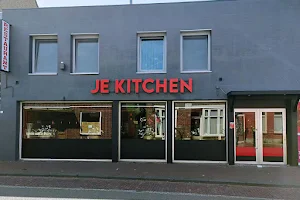 Je Kitchen image
