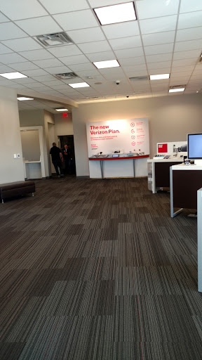 Cell Phone Store «Verizon», reviews and photos, 3663 Towne Blvd, Franklin, OH 45005, USA