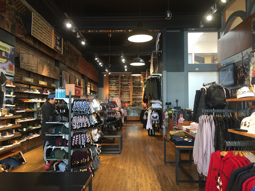 Shoe Store «Vans», reviews and photos, 28 E Colorado Blvd, Pasadena, CA 91105, USA