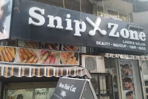 Snip Zone - Beauty Parlour In Patel Nagar | Ladies Salon, Makeup Artist And Nail Artist in Patel Nagar image