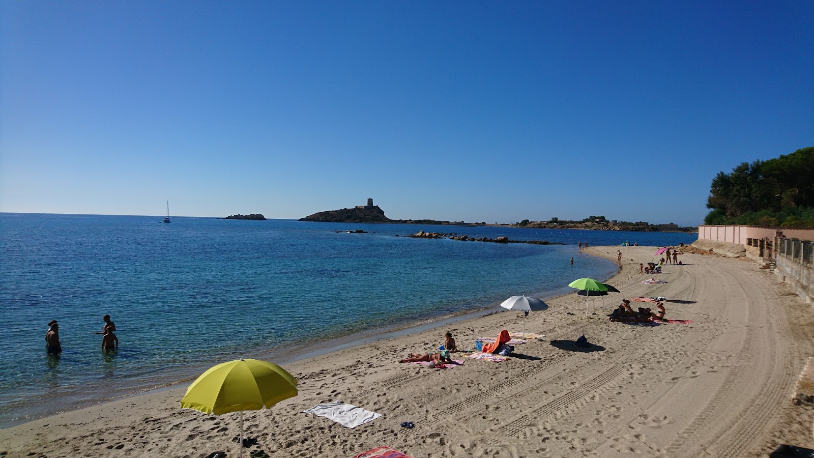 Foto de Playa de Fichi área de servicios