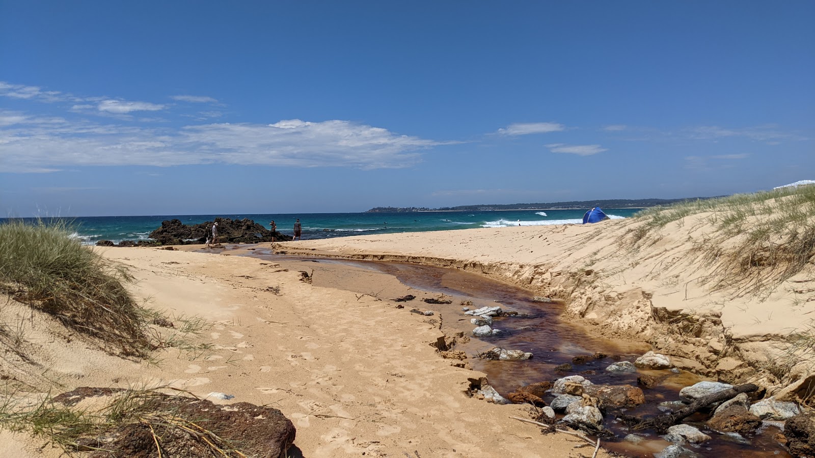 Foto van Haywards Beach gelegen in een natuurlijk gebied