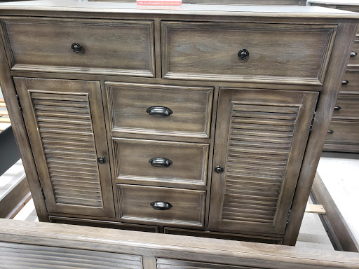 Furniture Store «Louisville Overstock Furniture Warehouse», reviews and photos, 1050 E Lewis and Clark Pkwy, Clarksville, IN 47129, USA