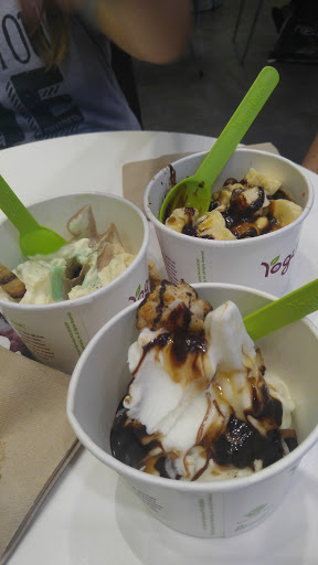 Frozen Yogurt Shop «Yogurtland», reviews and photos, 10500 Ulmerton Rd, Largo, FL 33771, USA