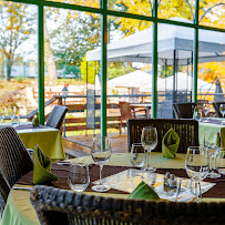 Atmosphère du Restaurant de l'Auberge du Manet à Montigny-le-Bretonneux - n°1