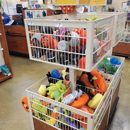 Pet Supply Store «PetSmart», reviews and photos, 745 W Huntington Dr, Monrovia, CA 91016, USA