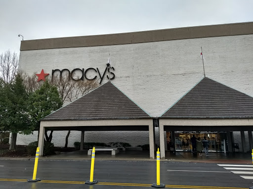 Shopping Mall «Oxmoor Center», reviews and photos, 7900 Shelbyville Rd, Louisville, KY 40222, USA