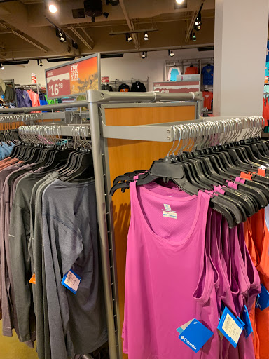 Clothing Store «Columbia Sportswear Outlet Store at Allen Premium Outlets», reviews and photos, 820 Stacy Rd #470, Allen, TX 75013, USA
