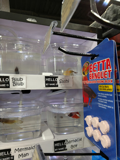 Pet Store «Pet Valu», reviews and photos, 37 Monroe Turnpike, Trumbull, CT 06611, USA