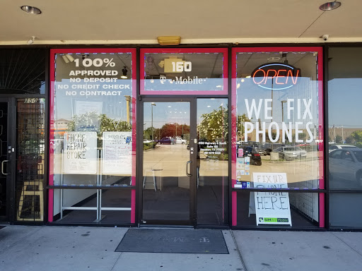 Cell Phone Store «Phone Repair - Intouch Wireless», reviews and photos, 2150 S Texas 6 #160, Houston, TX 77077, USA